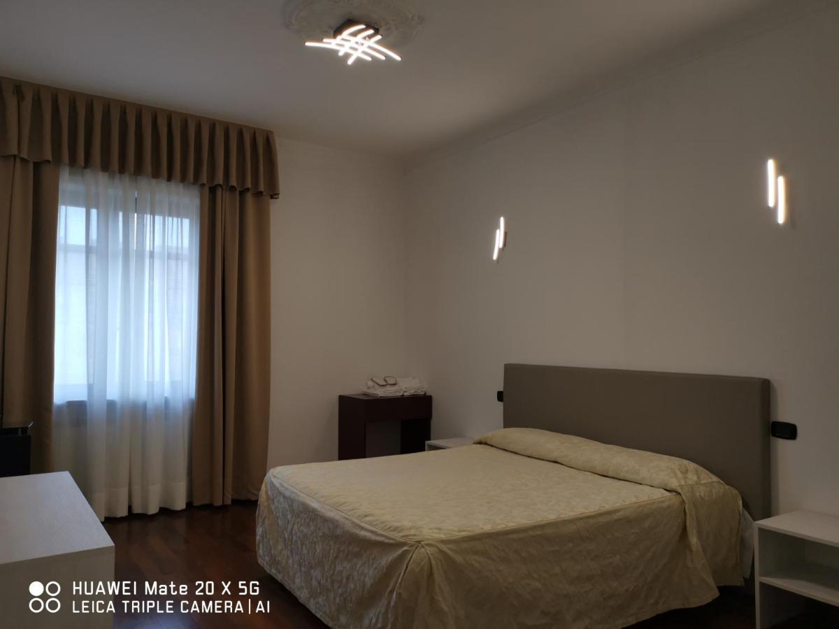 Guesthouse Central Station Group - Via Sammartini 15 Милан Экстерьер фото