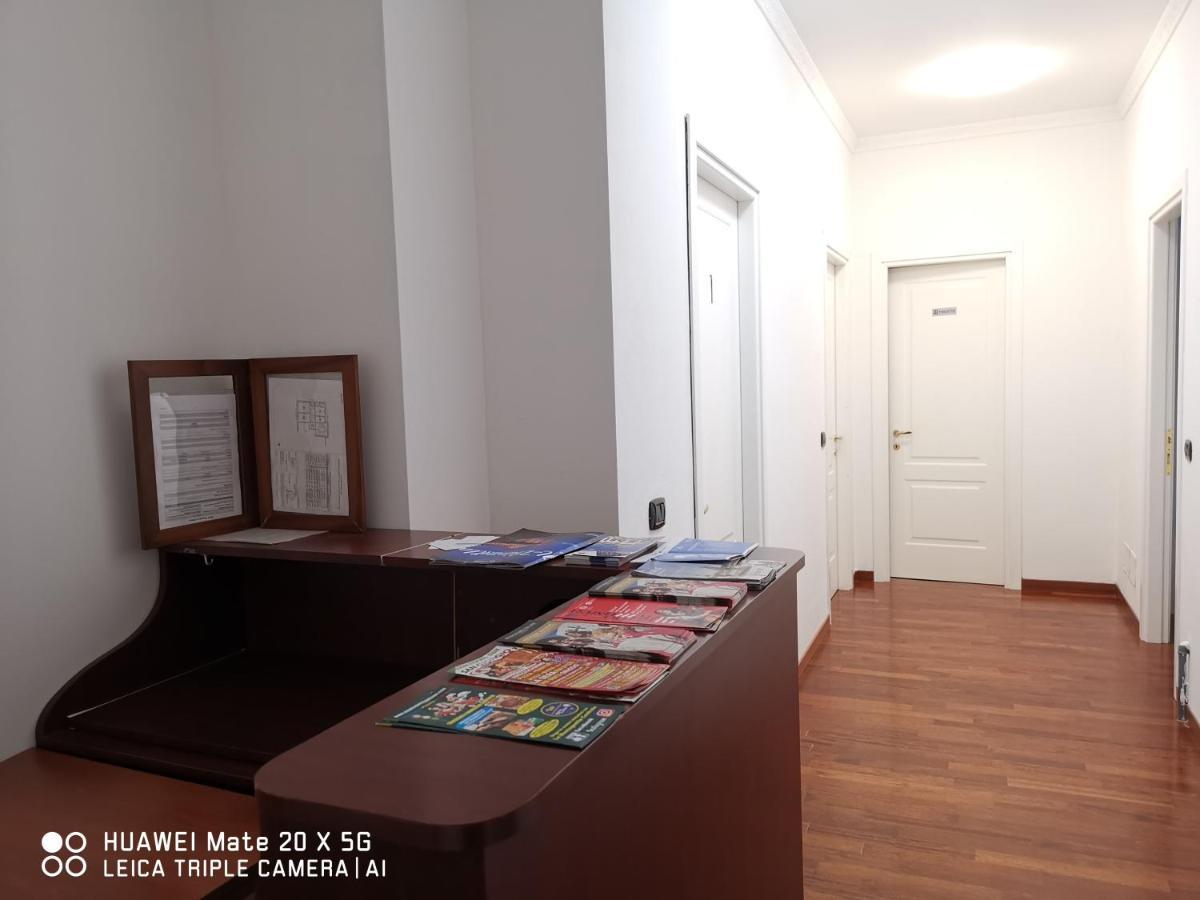 Guesthouse Central Station Group - Via Sammartini 15 Милан Экстерьер фото