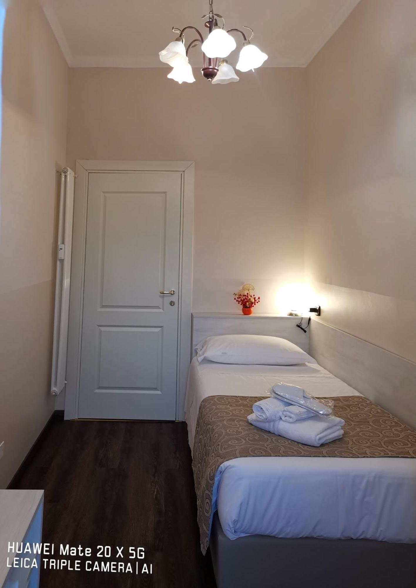 Guesthouse Central Station Group - Via Sammartini 15 Милан Экстерьер фото