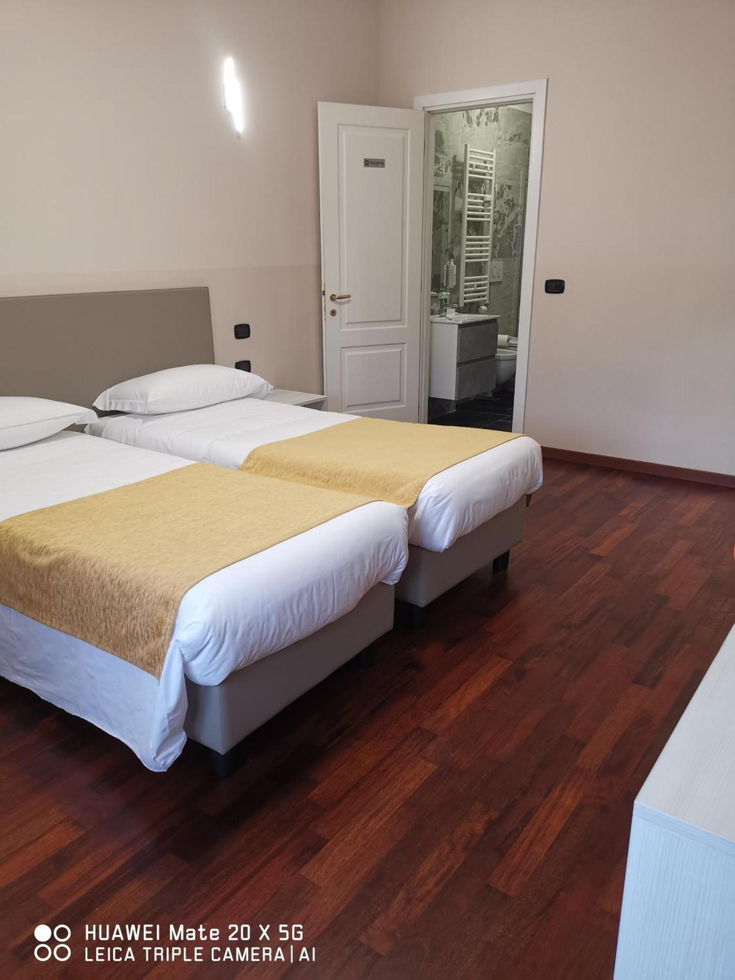 Guesthouse Central Station Group - Via Sammartini 15 Милан Экстерьер фото